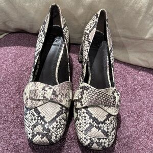TORY BURCH SHOES NEW SIZE 7 no box